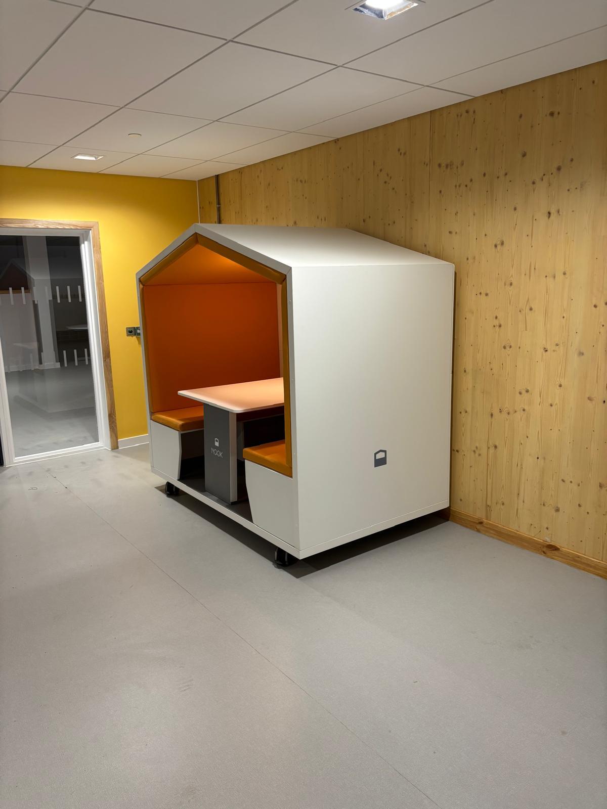 Nook Uni Aberdeen 01